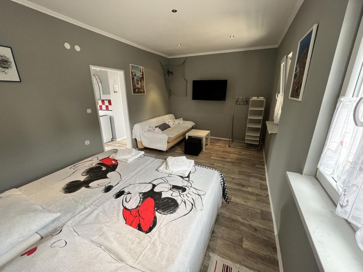 Apartmani Axa 루카박 외부 사진